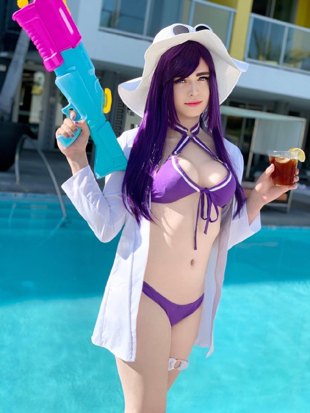 Sneaky makes his cosplay comeback as Pool Party Caitlyn.